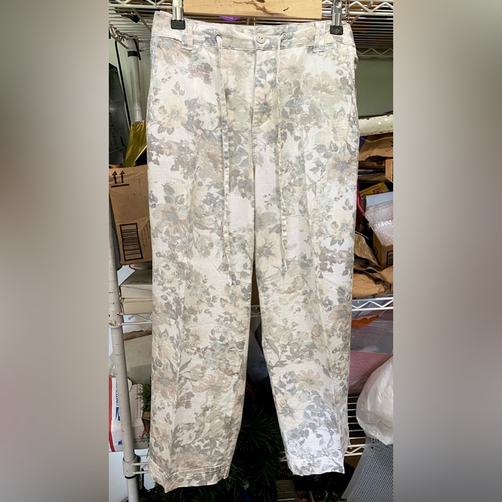 Cream & GrayGreen Linen Capris, by Gloria Vanderbilt